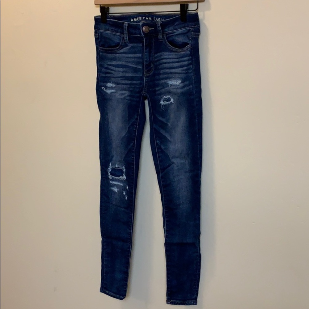American Eagle super stretch distressed jegging.